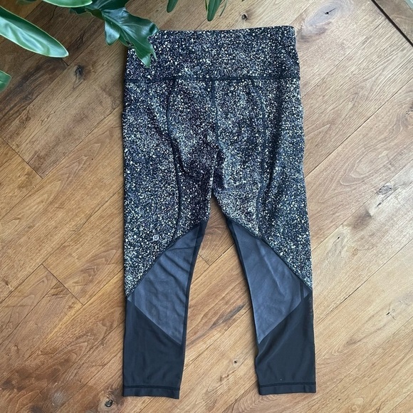 Lululemon Black and White Speckled Mesh Detail Crop Leggings - Picture 3 of 11